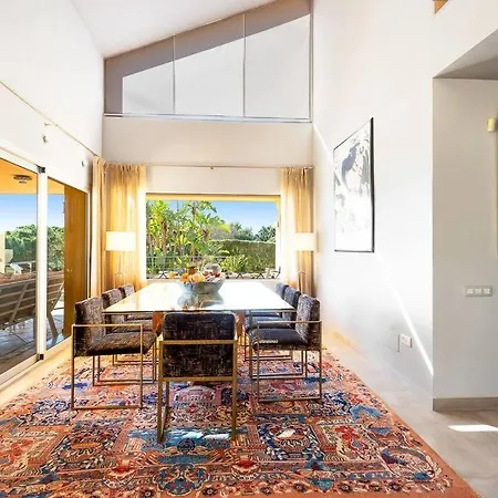 Luxury With Spectaculair Views By Varenso Holidays Apartment